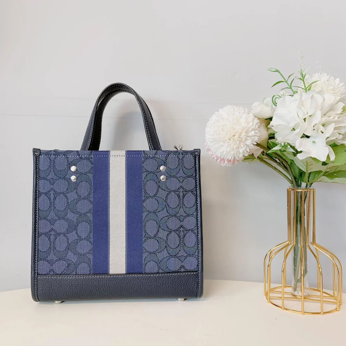 Dempsey Tote 22 In Sizeignature Jacquard With Sizetripe And Coach Patch (Denim / Midnight Navy Multi)