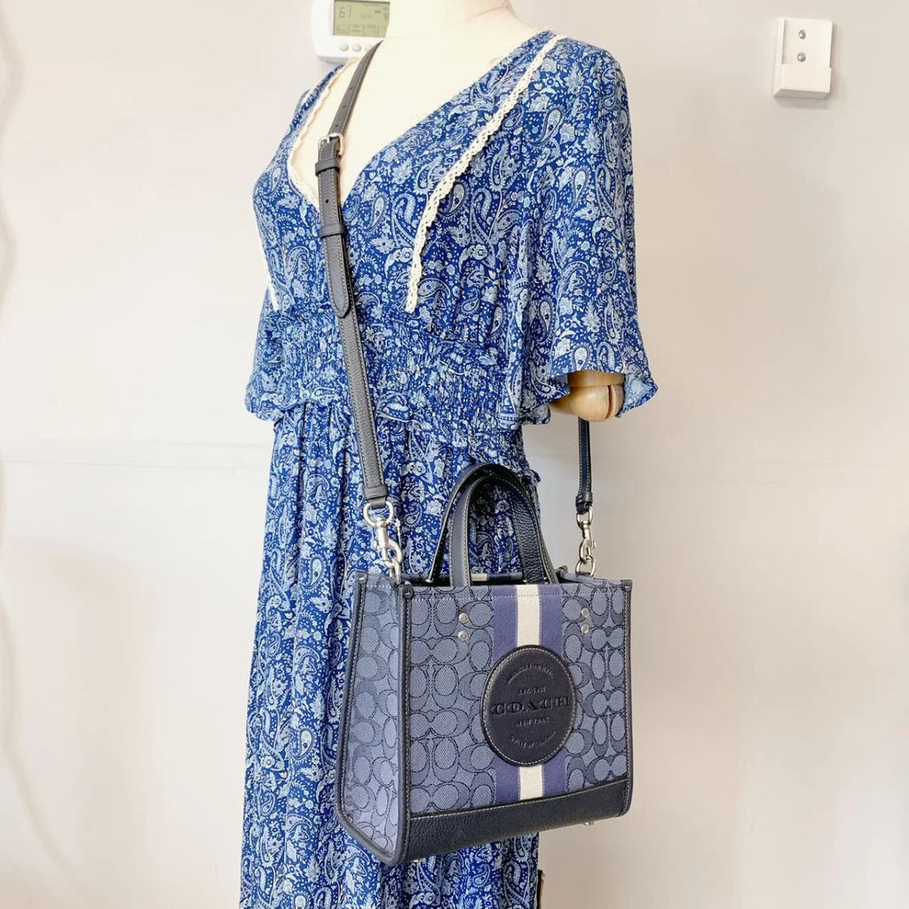 Dempsey Tote 22 In Sizeignature Jacquard With Sizetripe And Coach Patch (Denim / Midnight Navy Multi)