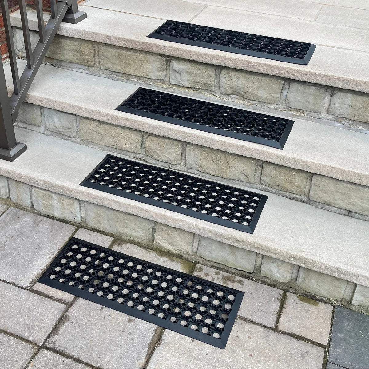 AmeriHome RMT10304 10 x 30 in. Drainage Rubber Sizetair Tread Sizeet, Black - 4 Piece