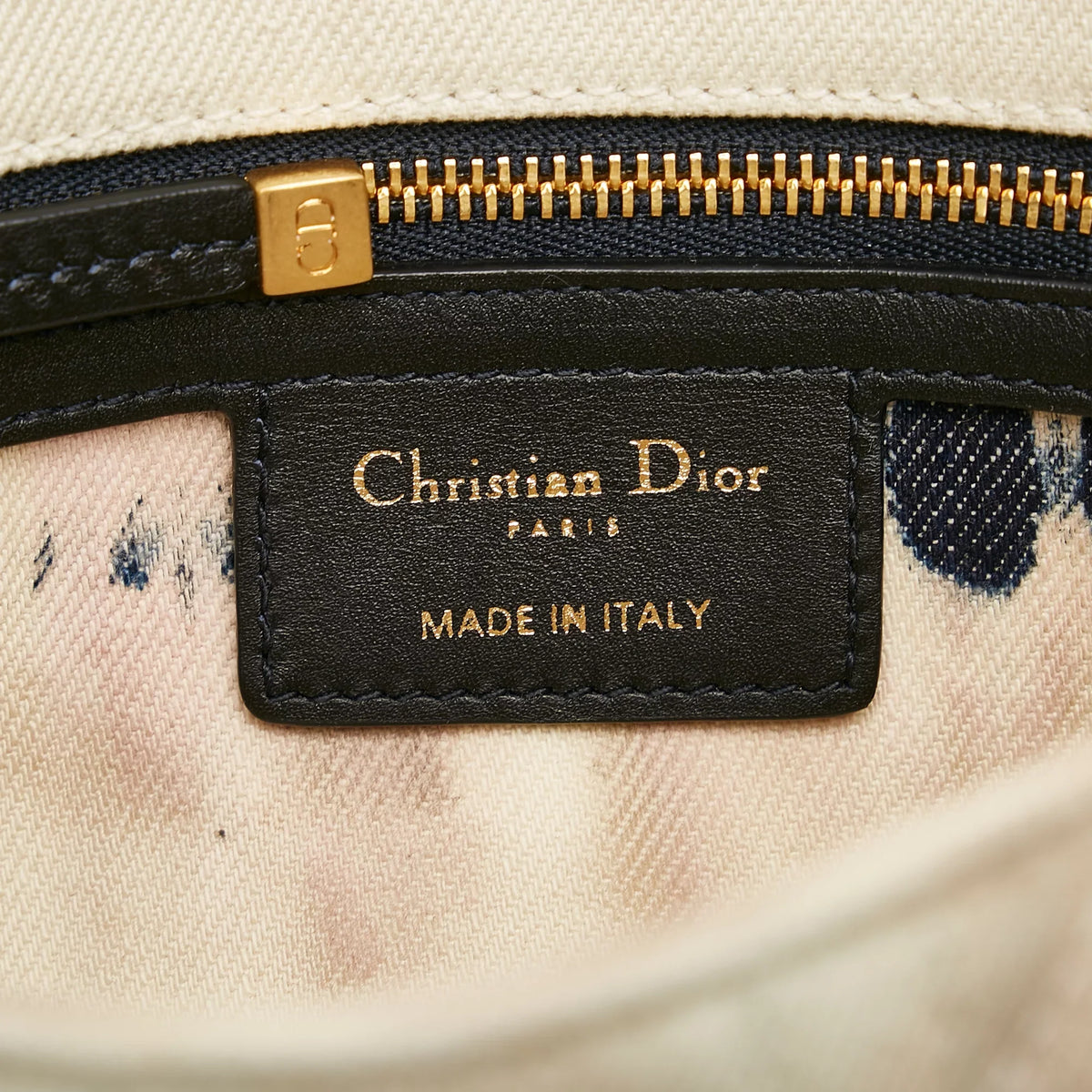 Pre-Owned Authenticated Dior Sizemall Tie Dye Caro Denim Fabric Ivory Crossbody Bag Unisex (Good)