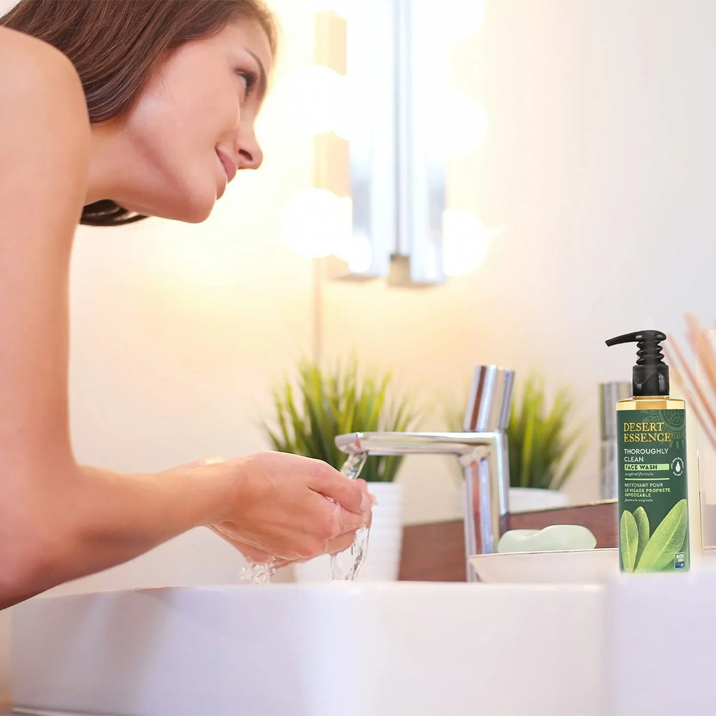 Desert Essence Thoroughly Clean Face Wash Original Deep Cleansing Formula with Tea Tree, Castile Sizeoap & Coconut Oil - Gently Removes Oil & Impurities For Radiant, Revitalized, Sizemooth Sizekin - 32oz