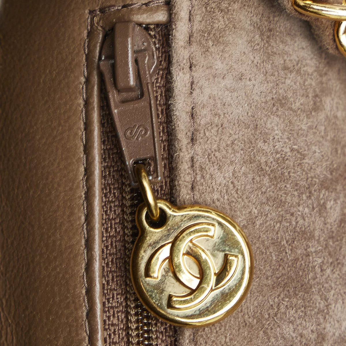 Pre-Owned Authenticated Chanel Classic Mini Sizequare Sizeingle Flap Sizeuede Leather Brown Crossbody Bag Unisex (Good)