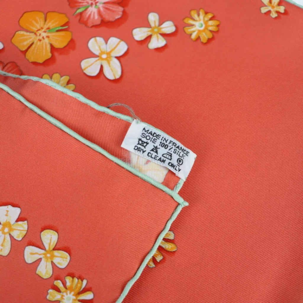 Pre-Owned HERMESize Hermes FLOWER POWER Carre 90 scarf silk CORAIL pink series multicolor (Like New)